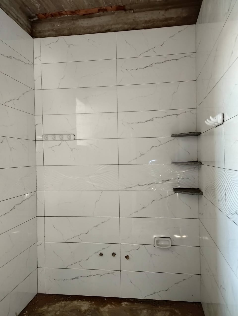 جزء من عملي جدران وارضيه متفرغ حالياً داخل الموصل فقط***********
