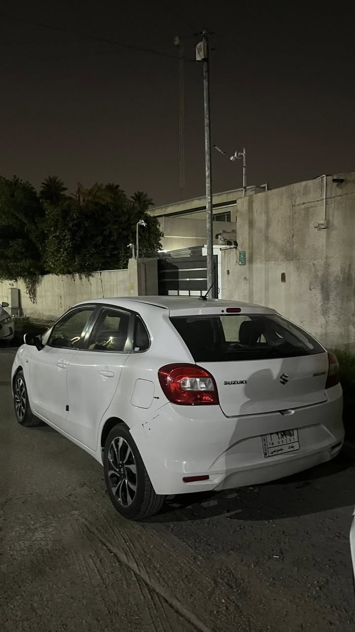 للبيع سوزوكي بالينو 2020 
مكفولة من الصبغ و البارد فقط بيها كم طخه بسيطه جدا
ماشية 48 الف كيلو حقيقي
تخم تايرات جديد و باتري جديد و عليها شاشة اندرويد 
السعر 94 وبيها مجال
***********
