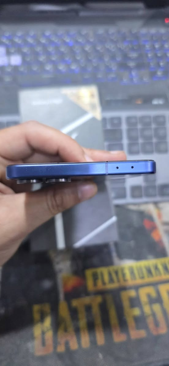 🔥 Galaxy Z Flip7 🔥
لون أزرق فاخر يلفت النظر 💙

جهاز مستخدم شهر واحد فقط، نظيف جداً وكأنه جديد ✨
ذاكرة 512GB
السعر: 950 الف
***********
للناس اللي تدور الفخامة والأداء بنفس الوقت 😎
