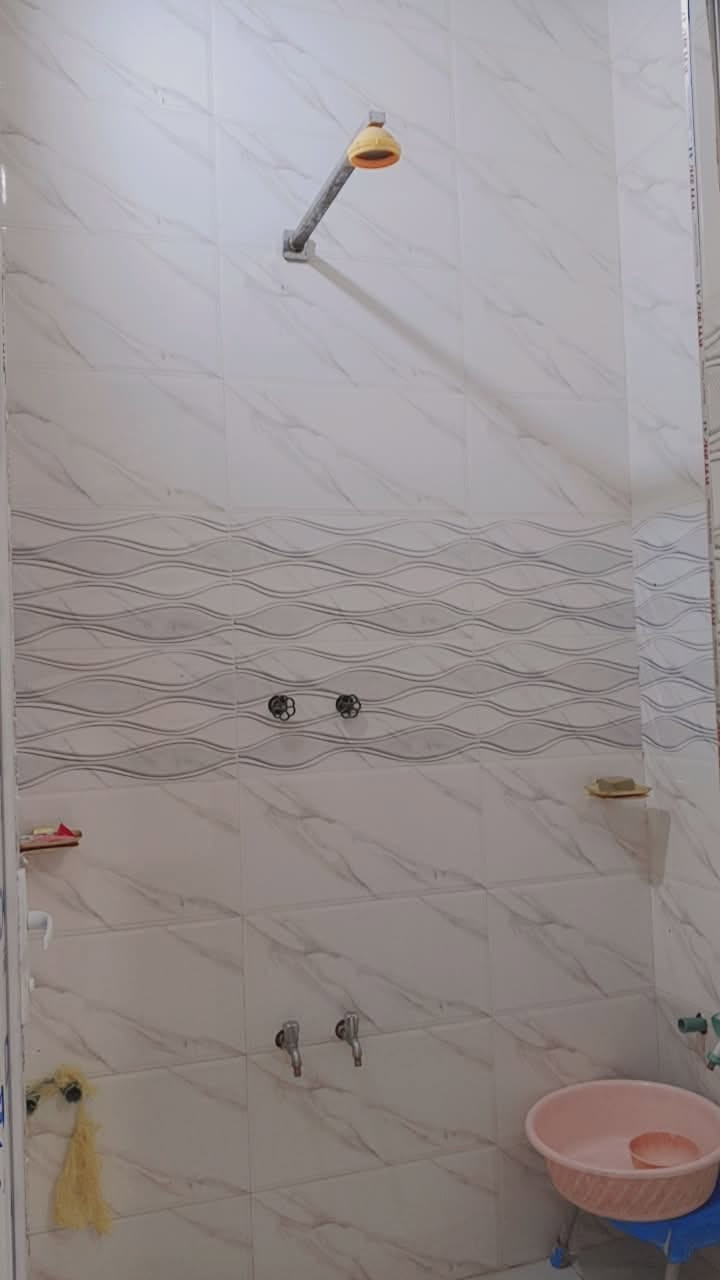 السلام عليكم بيت جديد بناء بلوك طابو زراعي وره مجمع رحاب مساحه 125لسعر 44 بي مجال
استفسار ***********
