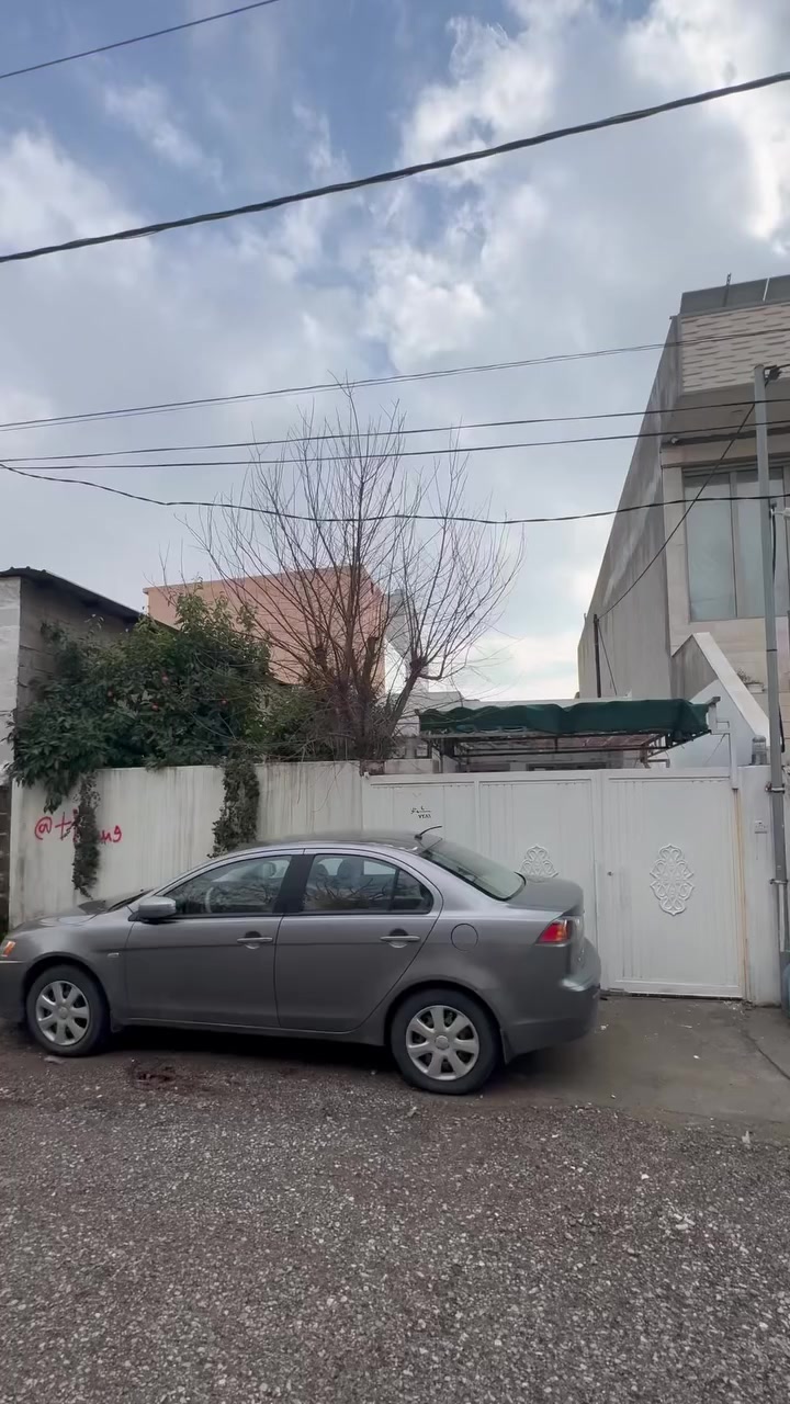 کۆد132 شوین تایبەت  @🔸خانوو بۆ فرۆشتن
سلێمانی - گەڕەکی سلیمانی تازە
مەترە1٧٢| ڕووی ئەزمر کۆلانی١٢ مەتر | و

پێکدێت 

قاتی یەکەم : گەراجی کراوە ، میوان ، هۆڵ ، مەتبەخ ، مساعید مەتبەخ ،دوو نووستن 
• بۆ زانیاری زیاتر پەیوەندی بکەن 📲
( ***********)

_________________________________________

تۆی بەڕێزیش گەر خاوەنی موڵکێکیت دەتەوێت بیفرۆشیت یان بە کرێی بدەیت پەیوەندیمان پێوە بکەن تاستافەکەمان کارئاسانیت***********
