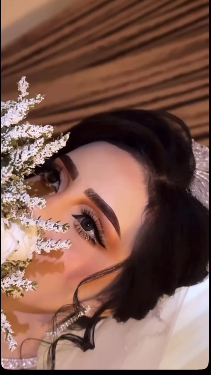 هيچ يصير الشغل الصح 😉
إحساس النعومة يبدأ من أول لمسة🌸
♦️#صالون_لبنان_بيوتي 
لان جمالچ يستاهل الدقة والفخامة🤭🔥
نقدملكم:
#تسريحات ناعمة وراقية
#مكياج عرائس ومناسبات  vip
♦️نشتغل على أدق التفاصيل حتى تطلعين أجمل نسخة من نفسج 🌸
#وبأنسب الأسعار 🤍
للحجز ***********
عدد الحجوزات محدود يوميًا 🤍
العنوان- العروبة الاولى-الركن الذهبي-مجاور عسل الملكة
