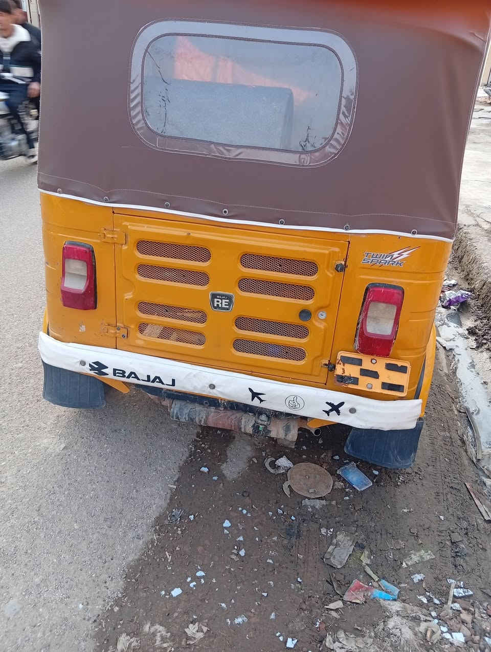 السلام عليكم تكتك 20اوراق كامله اكفل بس حلا وحرام  للبيع الشراي يتصل*********** ملاحضه ابيع بدون غراض
