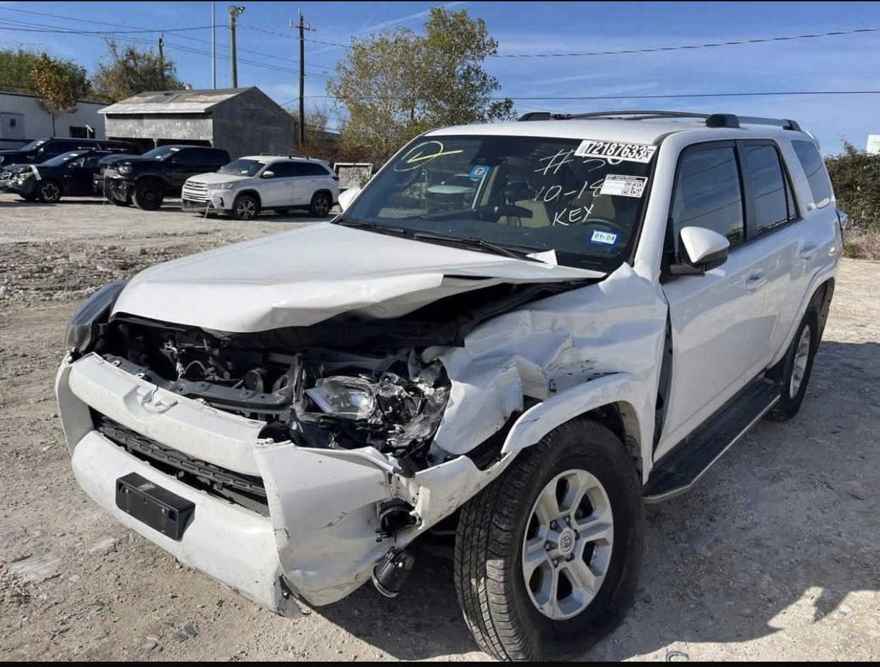 السلام عليكم ورحمة الله وبركاته
فور رنر لون ابيض صدفي Sr5 موديل ٢٠٢٢ 

كير محرك v6  مكفول كفالة بلادي 

تبريد ثلاجة

رادار امامي

بصمة ابواب بصمة تشغيل 

فول تحكم ستيرن جهتين وتدفئة بالستيرن

شاشة كبيرة مع كامرا دوارة

نظام تحديد مسار 

نظام مانع انزلاق

٣ أنظمة قيادة ايكو ، نورمال ، سبورت

كشنات كهرباء، 5راكب 

السيارة ماشية 43

تشغيل عن بعد 

اخوان حادث السيارة خفيف جاملغ وبنيد

السيارة  رقمها بغداد الرقم الجديد بأسمي شخصيا

 سعرها ٢65 وبيها مجال كلش بسيط 

وما اعتقد اكو هيج موديل بهيج حادث بدون شاصي مع الرقم بهيج سعر***********
