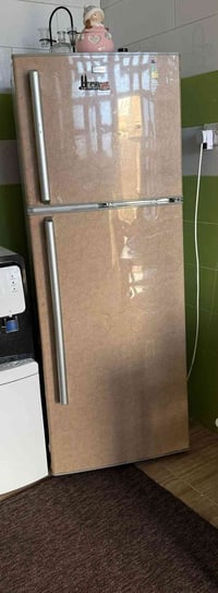 ثلاجه • نضيفه • حجمه ١٦