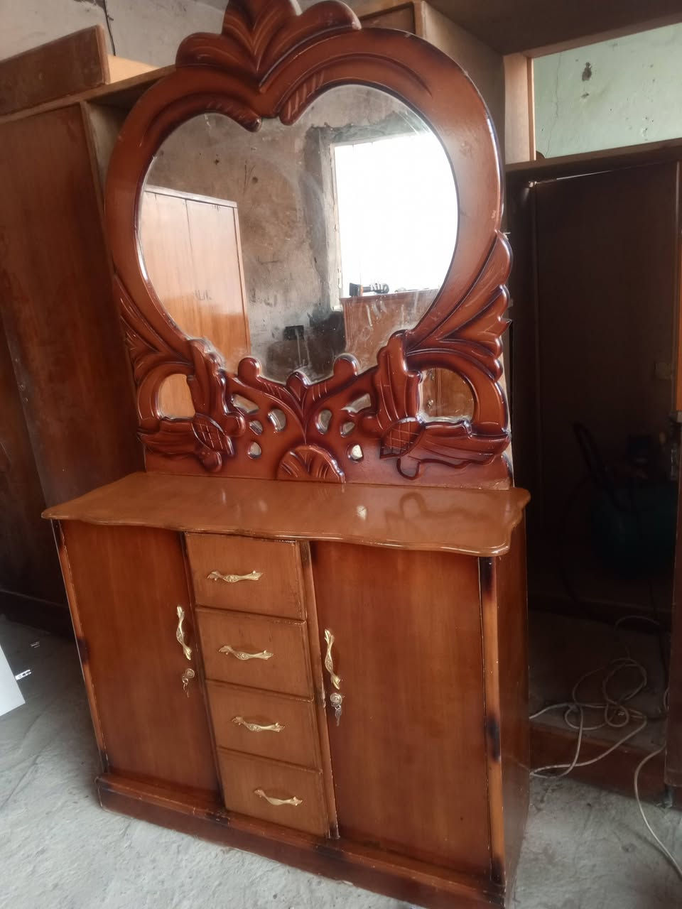 غراض للبيع نضيفات كلش عنواني رميثة ***********
