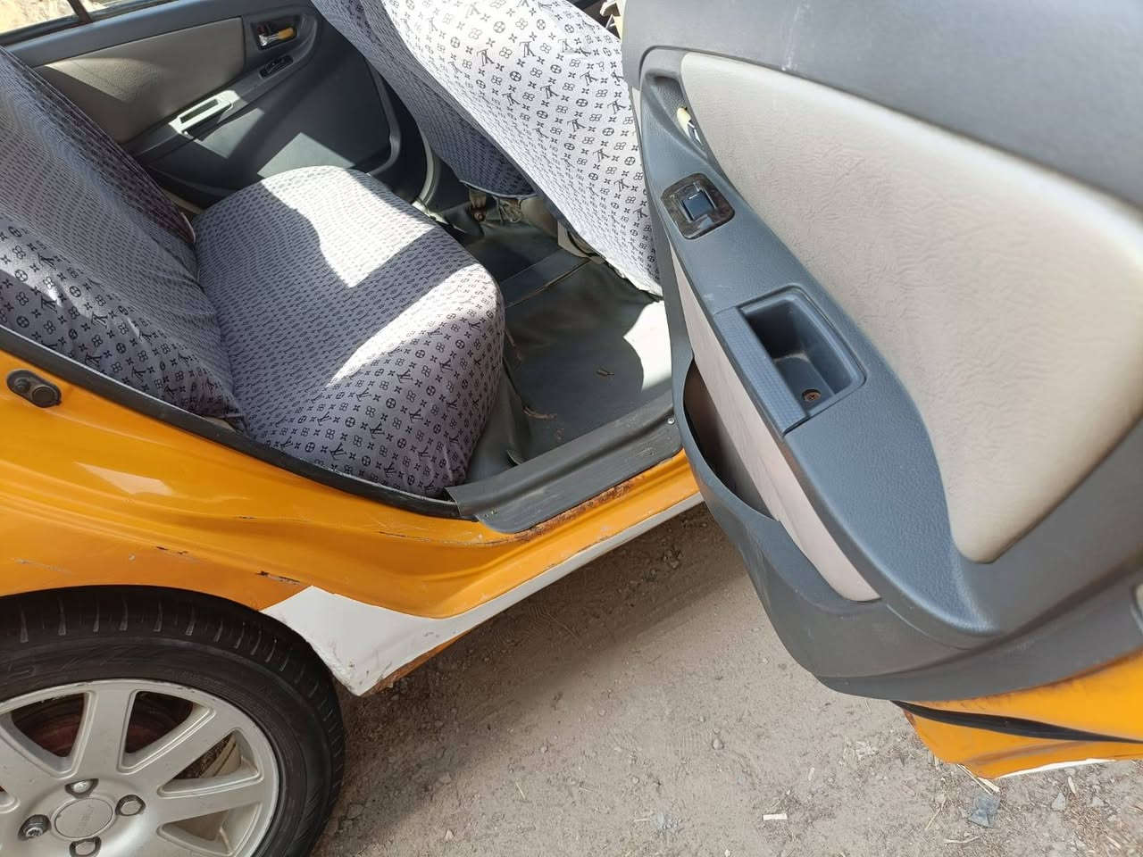 سياره جلي ام كي 2012سنويه ساقطه 2019راعيها موجود  رقم صدامي كهربائيات شغاله  حداديه نصص
محركها خير من الله مكفول سياره حلوه جاهزه من كلشي سعر 15وبيها مجال لشراي‏ ‪0781 462 1247‬‏
