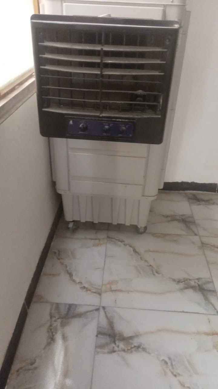 مبرده للبيع نوع هايات كلش جديده استعمال قليل اخذتها بدايه الشته وماشغلتها بسعر مناسب 
***********
