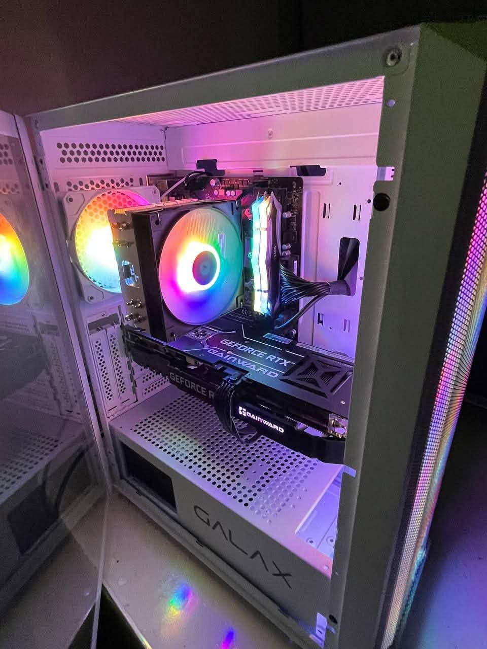RYZEN 5 5500
RTX 3070 NVIDIA 8GB USED
RAM 8GB 3200MHz HIKSEMI U100 RGB ×2
SSD 512GB NVMe HIKSEMI A1000
PSU 650W ZUMAX BRONZ
CASE GALAX REVOLUTION 07
FAN CPU DEEPCOOL AG400
B450M MSI A-PRO MAX II

تجميعة مستعملة قليل كلش نضيفة مع UPS 2000VA وماوس attack shark X5 بمليون و100 وبيها مجال قليل كلشل 
للتواصل هاذه الرقم *********** بي واتساب
