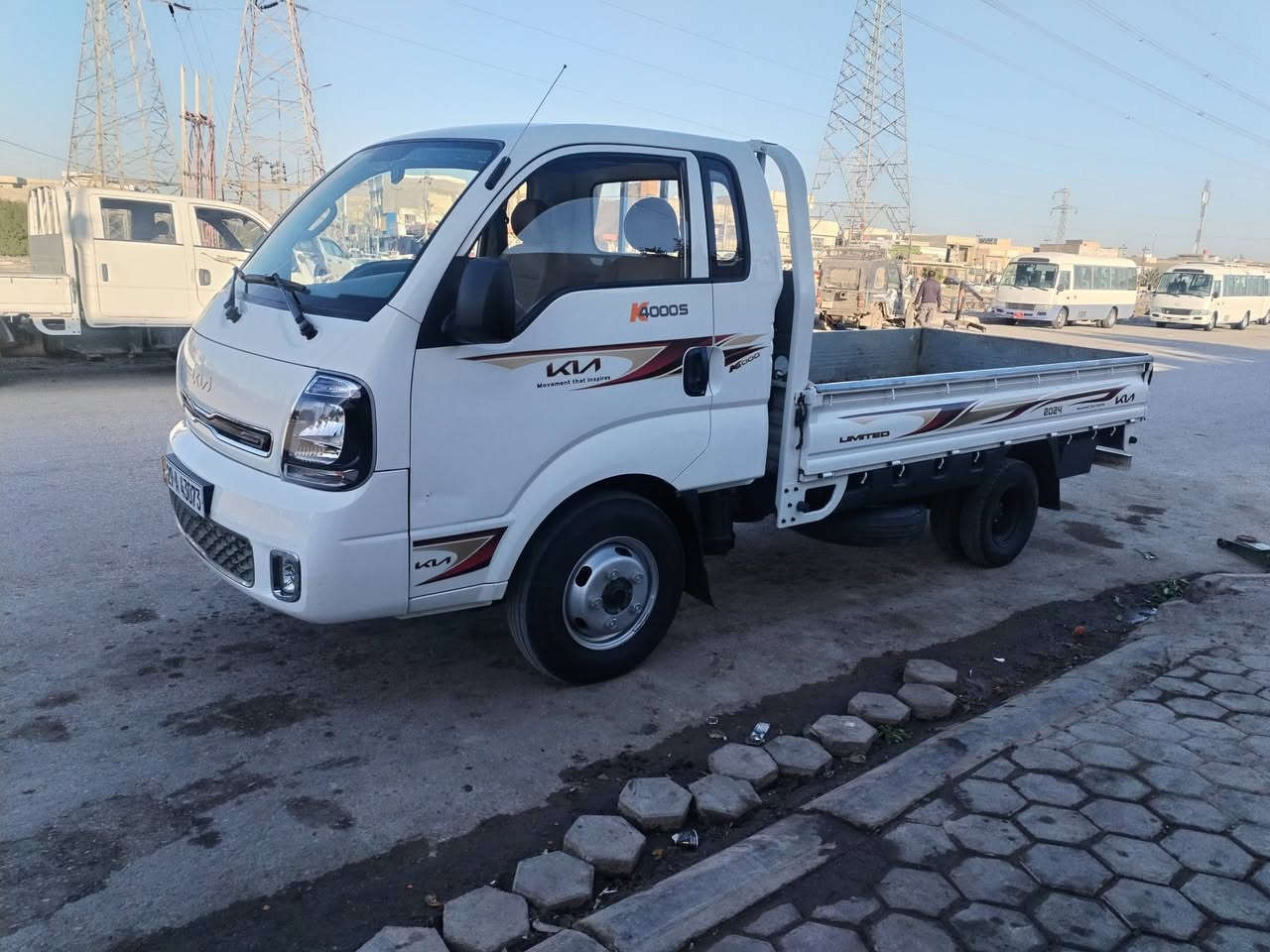 سلام عليكم للبيع كيه فحل مديل 24 كفاله عامه كير مكينه أكسن مكفولات حداديه جديده رقم واسط مكان سياره واسط مكلف بل نشر رقم راعيهة ***********
