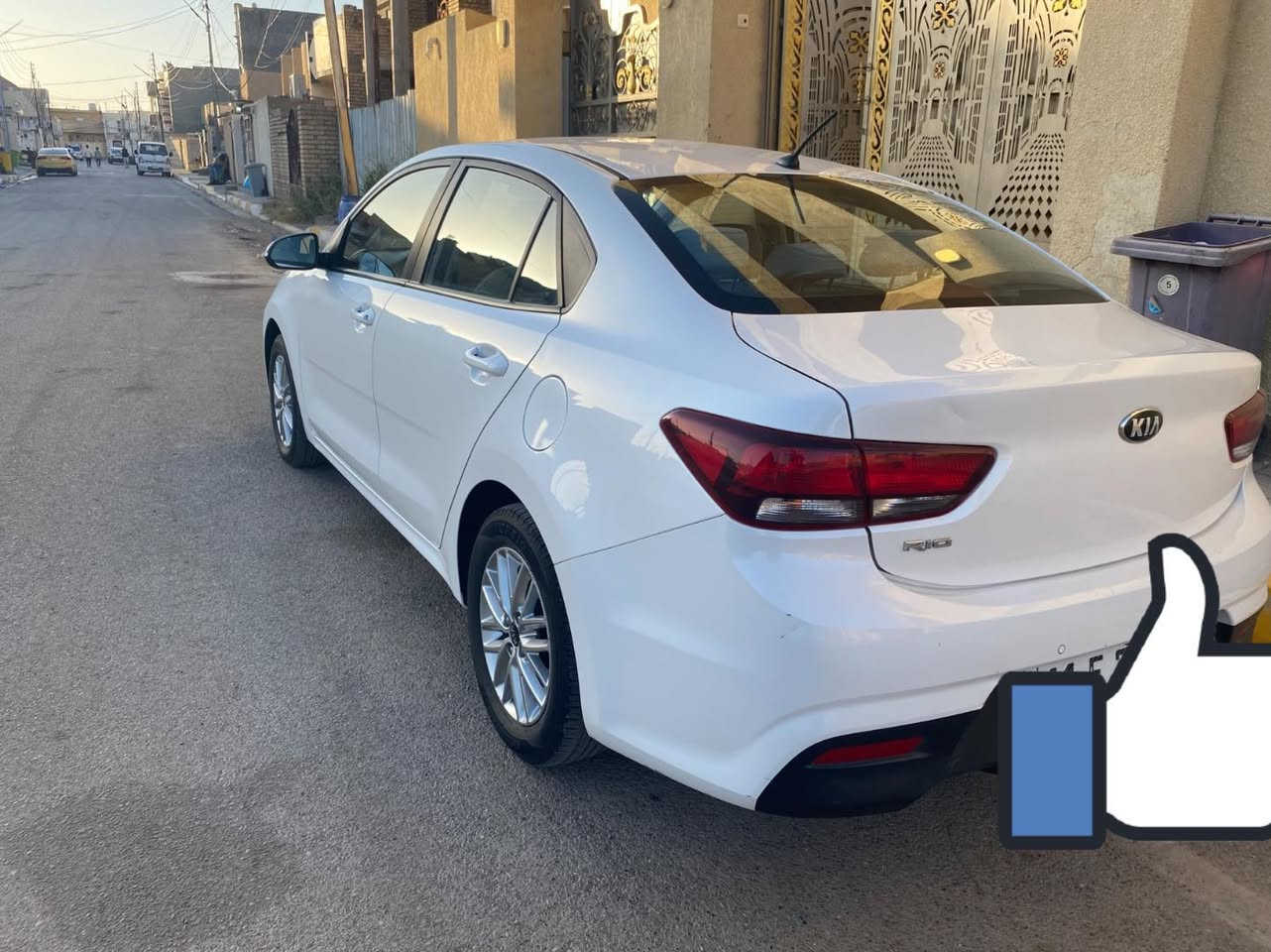 السلام عليكم 
كيا ريو 2019 الشركه الدوليه 
محرك 1600 رقم بغداد باسمي 
كير ومحرك مكفول
تدفئه تبريد خير من الله 
حداديه جديده 
المري الجانبيات كهرباء شفط  
تحكم ستيرن مسجل + اتصال
مواصفات السياره معروفه 
ماشيه 50 الف بعده زيرو 
فقط بارد بالبنيد عندي مقطع فيديو موضح بي ڪلشـي 
الباب الي بصف السائق مفتوحه معيره بالشركه وراجعه اني من ابعيلك مبدل بعتبار مفتوح 
مكفولة من الصبغ 
مكان السياره بغداد 
السعر 116 $ 
للتواصل 
*********** اتصال 
*********** وتساب
