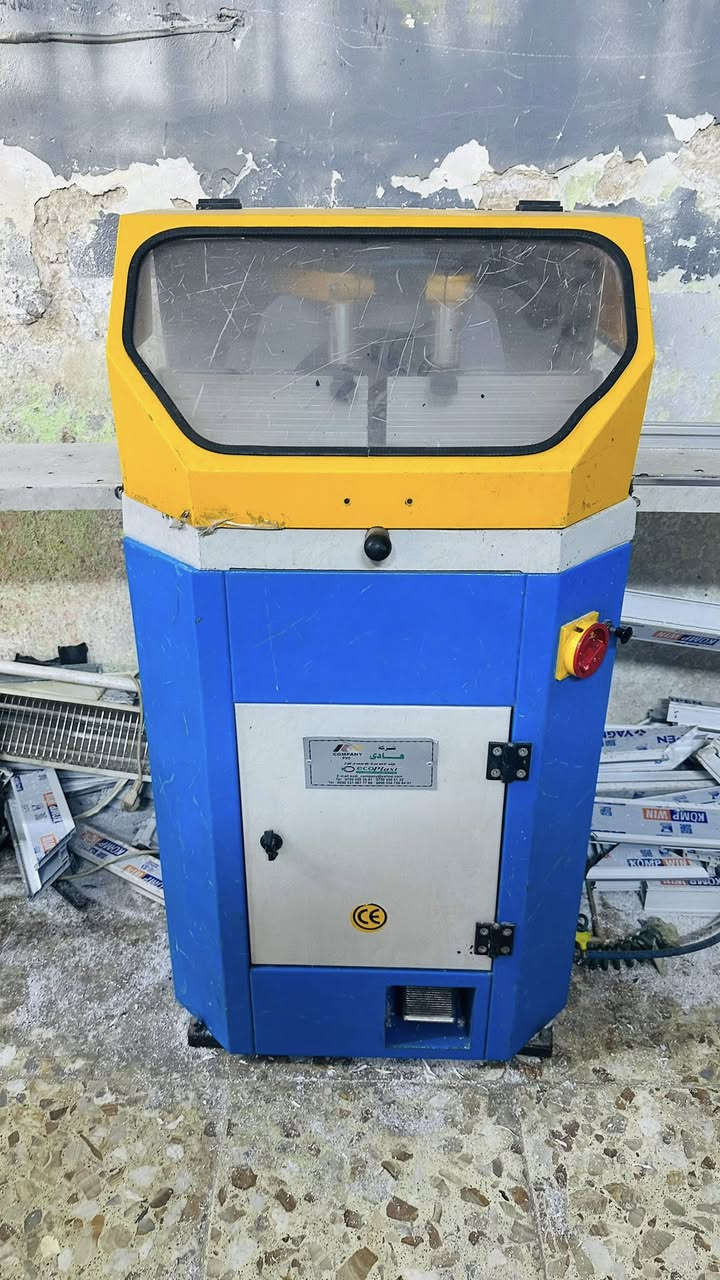 السلام عليكم معمل pvcنوع قادي تركي باب اول معمل شغال مرتب سنكل فيز ***********
