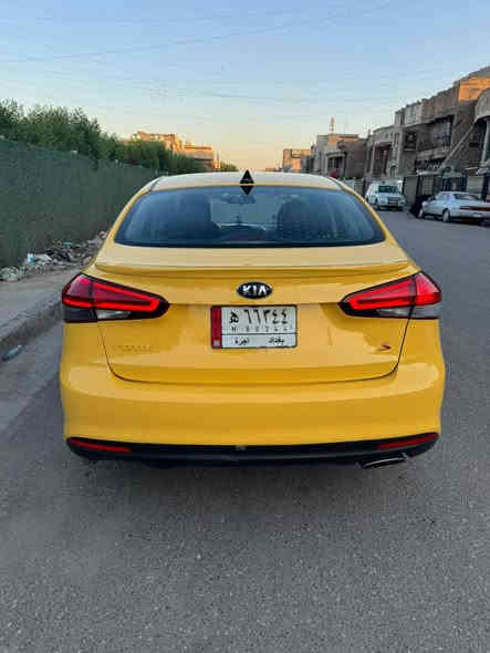 كيا فورتي للبيع موديل 2017 وارد امريكي حادثها بنيد وجاملق بدون دواخل السياره اليبل واحد مكينه 2000 دوش مكينه وكير مامفتوحات بلاديات لاصرف ولا تبخير  مواصفات فول  ماعده الفتحه بصمه شاشه كامره تكمات اشاير بلمري مري شفط ماصده لد بكلايت لد صدر امامي وخلفي جديد تخم تاير جديد تبريد تتفئه رقم بغداد الدولي الجديد هزه وسنويه 2028 السياره بدون ايرباك  السعر 120 قفل بدون مراوس لاستفسار على الرقم *********** عنوان بغداد البلديات
