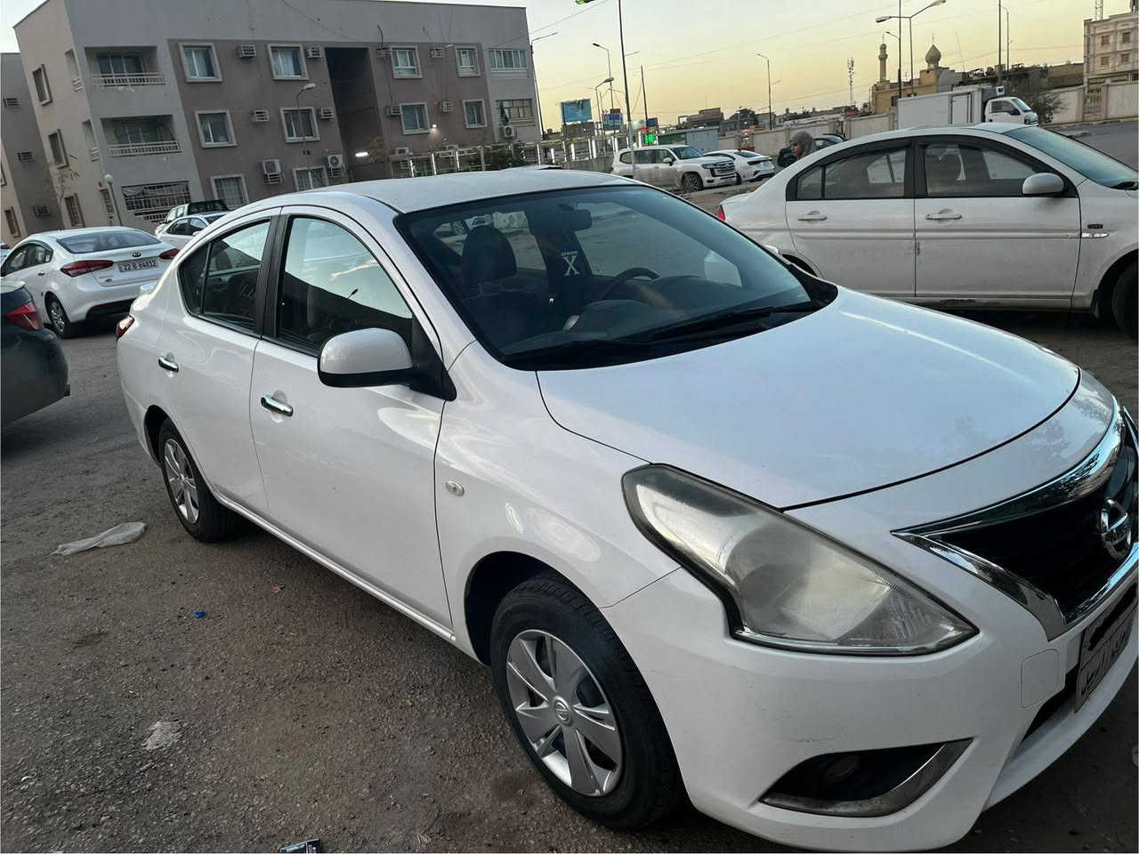 سلام عليكم
نسيان صني هندي ٢٠٢٠ نظيفة جدآ الويل ما نازل  استعمال خاص ،، بيها فقط بارد أربع أصابع بالجاملغ الخلفي معدل وراجع نفس البلاد وشويه رصعة جوه الباب والباقي نضيف ، السيارة تحكم ستيرن والباقي معروف مواصفات الهندي 
السعر ١٠٥ $ 
ما موجود فيس 
اتصل ***********
السيارة بالنجف
