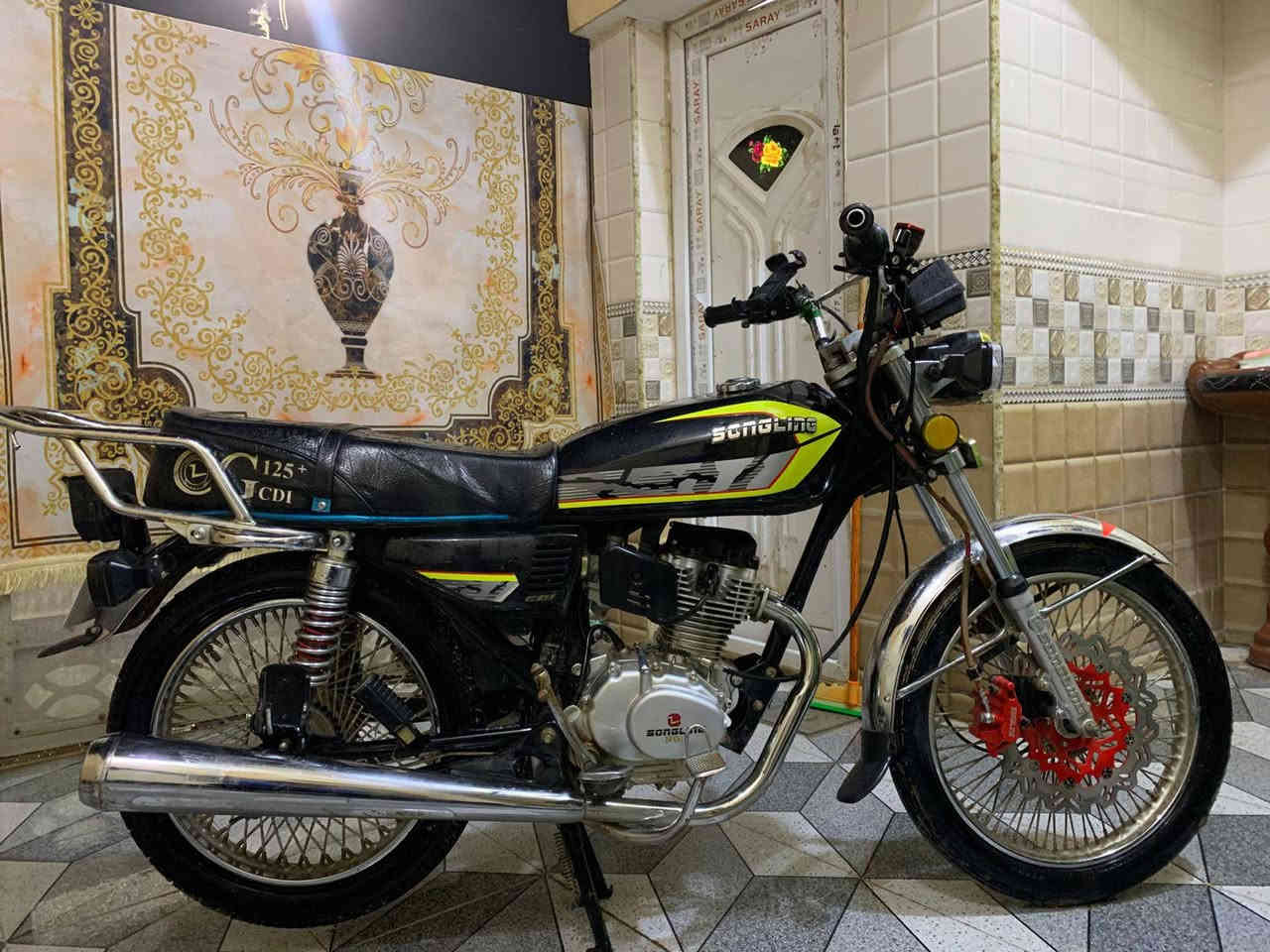 السلام عليكم  دراجة تايغر سولنك 2024 محرك مكفول اوراق تلاثه مع وحدة كرتونيه بس نقص الشاشه نكسرت وبدلته بعداد دراجة خير من الله مال بيت سعره 600وبيه مجال للشراي استفسار اتصل ***********
