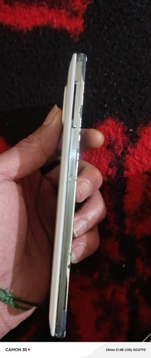 للبيع سامسونغ نوت ٣ ب٤٠الف وبي مجال بس كاميرا امامية بيها غواش سيم كارت واحد


**إذا كنت صاحب هذا الإعلان وتريد حذفه لأي سبب، رجاءا أرسل رسالة إلى الدعم الفني**