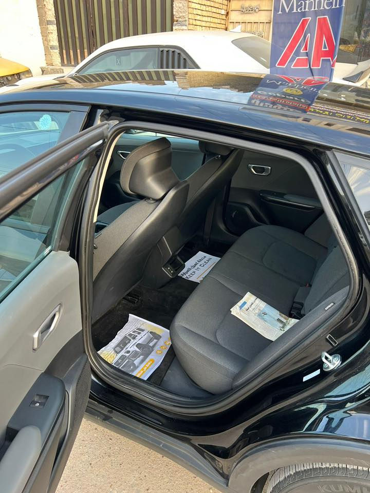 K4  موديل 25 سياره جديده  2 قطعتين  *********** صبغ  بدون دواخل سعر 150 وبيه مجال
