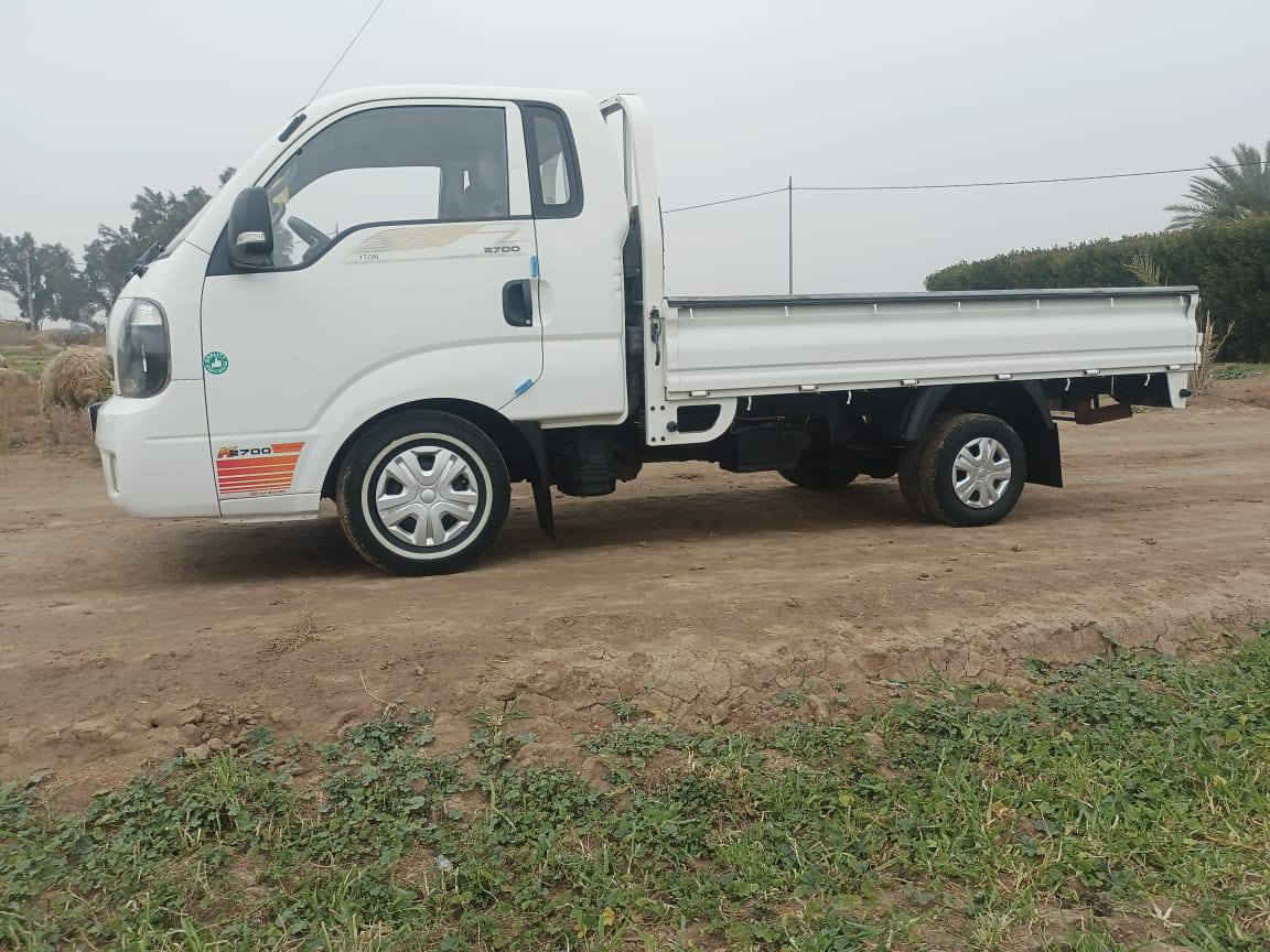 السلام عليكم للبيع كيا بنكو نثية 2700  موديل 2018 رقم واسط.نكليزي. باسمي تريد تحويل تريد وكاله
مشروع وطني داخلة هزة مكفولة كفالة عامة كير اكسن  شاصي ورقم شاصي شرط مكفولة من الشخط و الضربة والصبغ كلة على وضع البلاد شرط بس اليدور نظيف يتصل سياره شرط لسونارر
 السيارة خير من الله ماعايزها شي الدواخل صدر جديد تدفئه تبريد ثلج خير من الله  السياره نضيفة  بمعنى الكلمةللاستفسار اتصل‏‪***********
