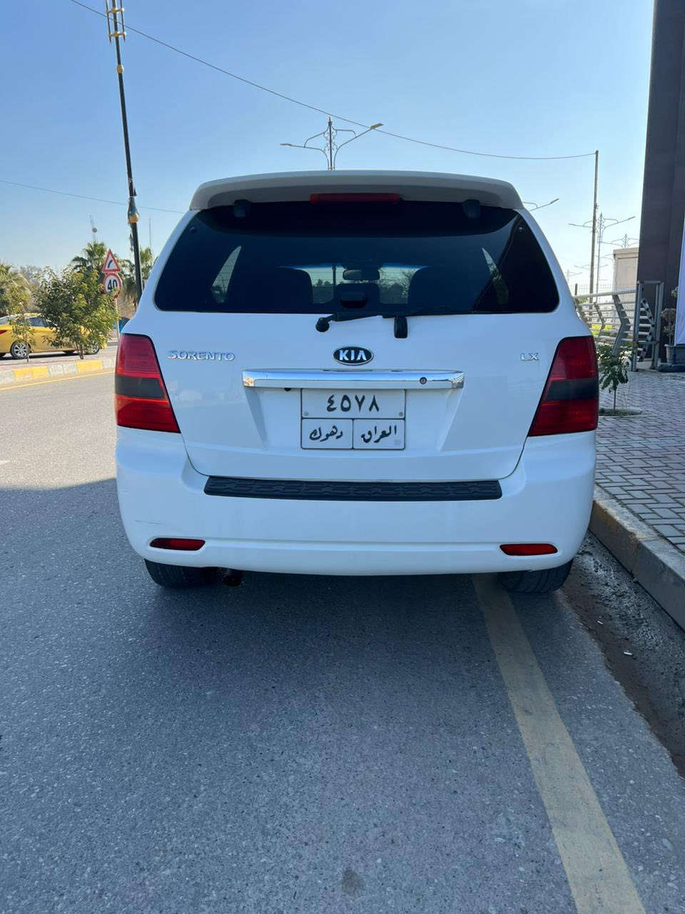 سلام عليكم …
للبيع سورينتو 2007   4x4
سيارة كلين ماشية 180الف حقيقي مابيها اي صبغ فقط بارد باب اليمين الخلفي على كد شبر فقط ..
حجم المحرك 3.8  V6سلندر 
مكينة وكير بشرط ..
صدر امامي والخلفي جديد وضع شركة بلادي
رقمها دهوك اربع ارقام مميز 
شرط التحويل ..
السعر 110 وبيها مجال 
مكان السيارة موصل 
للاستفسار التواصل 
***********
***********
