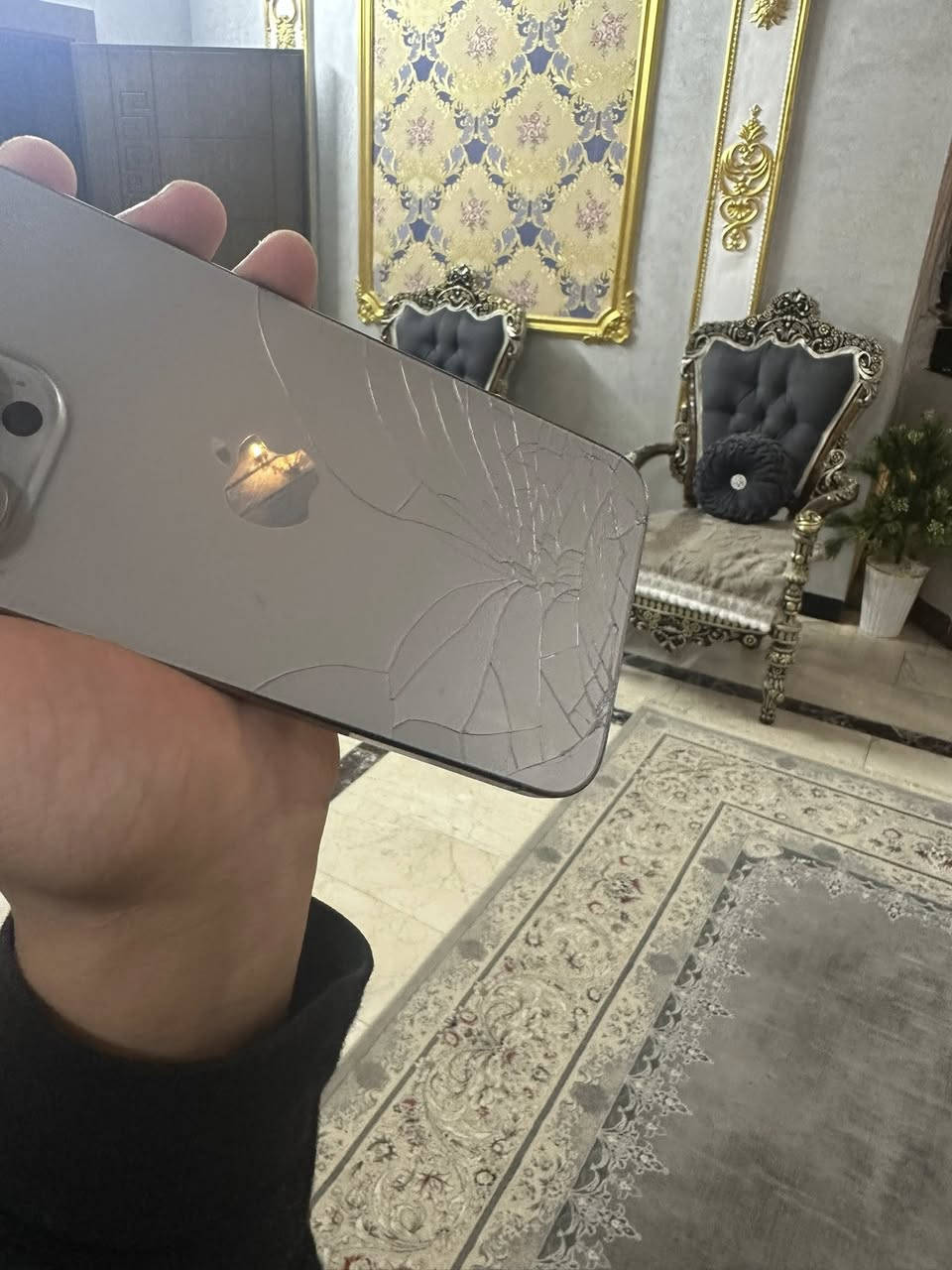 سلام عليكم ايفون 15 برو ماكس ذاكره 256 لون مفضّل تيتانيوم مثل مموضح بس ضهر فقط جهاز نضيف حيل الله شاهد كدام عينك تفحص نضافه 100 .. بطاريه87 ممبدل بي آي شي شرط فحص ضمان مكاني تكريت البوعجيل سعر 990 بي مجال حك جيه الله شاهد جهاز ع أيدي ***********
