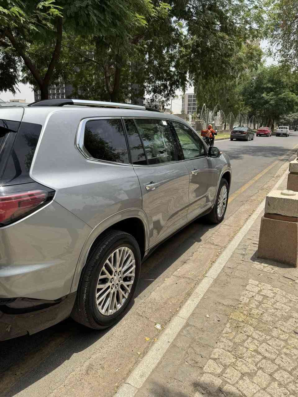 جمسي اكاديا دنيلي موديل 24 شكل الجديد يعني 25 السياره ماشي هسه صارت 7200 ميل ومواصفات الدينالي معروفه:
دخول ذكي (بصمه) 
تحكم ستيرن تدفئه وتبريد 
تحكم الكشنات كهرباء وخزن ميموري وتدفئه وتبريد للكشنات الاماميه والخلفيه 
3 قطع تبريد 
فتحة سقف بانورامي 
الصندوق كهربائي 
4 وضعيات قياده 
المرايا الجانبيه كهرباء 
رادارات 360 درجه مع مانع تصادم وتحديد مسار 
وكامرات 360 درجه 
شاشة كبيرة الحجم 
اللايتات الاماميه والخلفية لد مع كشافات ضباب ايضاً 
ويل حجم 20 
الدواخل كريمي مع جوزي 
منافذ شحن 3 قطع مع شحن لاسلكي 
المحرك 4 سلندر 2500 تيربو 328 حصان 
حادثها بنيد ودعاميه وبيها بارد ربع الصندوك وحادثها ما واصل راديتر كلش حلو 
وسعرها 37,000$ وبيها مجال 
سيارة كلش حلوة ماشالله وجاهزة وبالواقع احلى بعد


**إذا كنت صاحب هذا الإعلان وتريد حذفه لأي سبب، رجاءا أرسل رسالة إلى الدعم الفني**