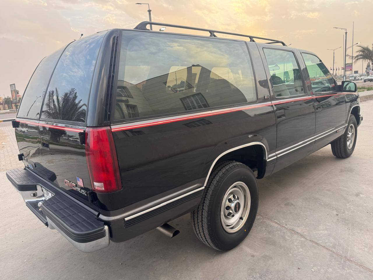 السلام عليكم بهبهاني موديل 94 رقم كربلاء الجديد بأسمي مكان السياره بصره كير ومكينه وحداده كله تمام تخم تاير جديد السياره نضيفه وجديده ***********
