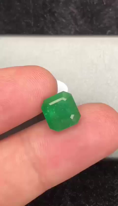 💚 NATURAL SWAT EMERALD – CERTIFIED 💚

✨ Weight: 4.15 Carats
✨ Origin: Swat, Pakistan
✨ Certification: Certified Natural Emerald
✨ Quality: Natural Color & Good Clarity

💲 Price: Inbox 📥📥


**إذا كنت صاحب هذا الإعلان وتريد حذفه لأي سبب، رجاءا أرسل رسالة إلى الدعم الفني**