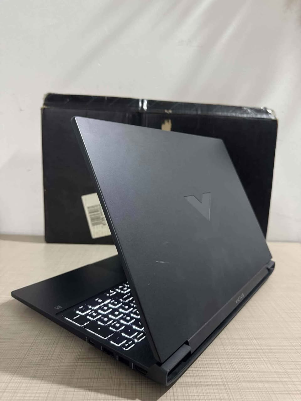 HP Victus Gaming Laptop 15 🚀 لوتکەی جوانی و هێزی ئێچ پی!

​مواسات / الخلاصة: 🛠️
▫️ Model: HP Victus 15-fa0032dx 💻
▫️ CPU: Intel® Core™ i7-12650H Processor 🌪️
▫️ GPU: NVIDIA® GeForce RTX™ 3050 Ti 4GB 🔥
▫️ RAM: 16GB DDR4 SDRAM 🏎️
▫️ Storage: 512GB SSD 💾
▫️ Display: 15.6” FHD IPS 144Hz (250 nits) 📺
▫️ OS: Windows 11 ⚙️

​کوردی:
🚨 پەلە بکەن! داشکاندنی تایبەت و کاتی بۆ ئەم لاپتۆپە شازە کرا!
ئەم ئامێرە بۆ یاری و کاری قورس بێمنەتە و زۆر پاکە. تەنها بۆ ماوەیەکی کورت نرخەکەی دابەزی بۆ:
💰 نرخ: 899,000 دینار (پەلە بکە پێش ئەوەی بڕوات) 🤝
👈 بۆ بینینی لاپتۆپی تر، سەردانی تێلیگرامەکەم بکەن: https://t.me/diarytechnology

​العربية:
🚨 الحقوا العرض! تخفيض خاص ولفترة محدودة على هذا اللابتوب المميز!
الجهاز وحش للألعاب والأعمال الثقيلة ونظيف جداً. السعر نزل لفترة قصيرة فقط:
💰 السعر الحالي: 899,000 دينار (الحق قبل النفاذ) 🤝

👈 لمشاهدة المزيد من اللابتوبات، زوروا قناتي على التليجرام: https://t.me/diarytechnology
​📞 پەیوەندی / للاستفسار:
*********** 📲 (واتسئەپ هەیە)
*********** 📲
تیلیگرام: @Dyarysabr حلبجة, السليمانية
