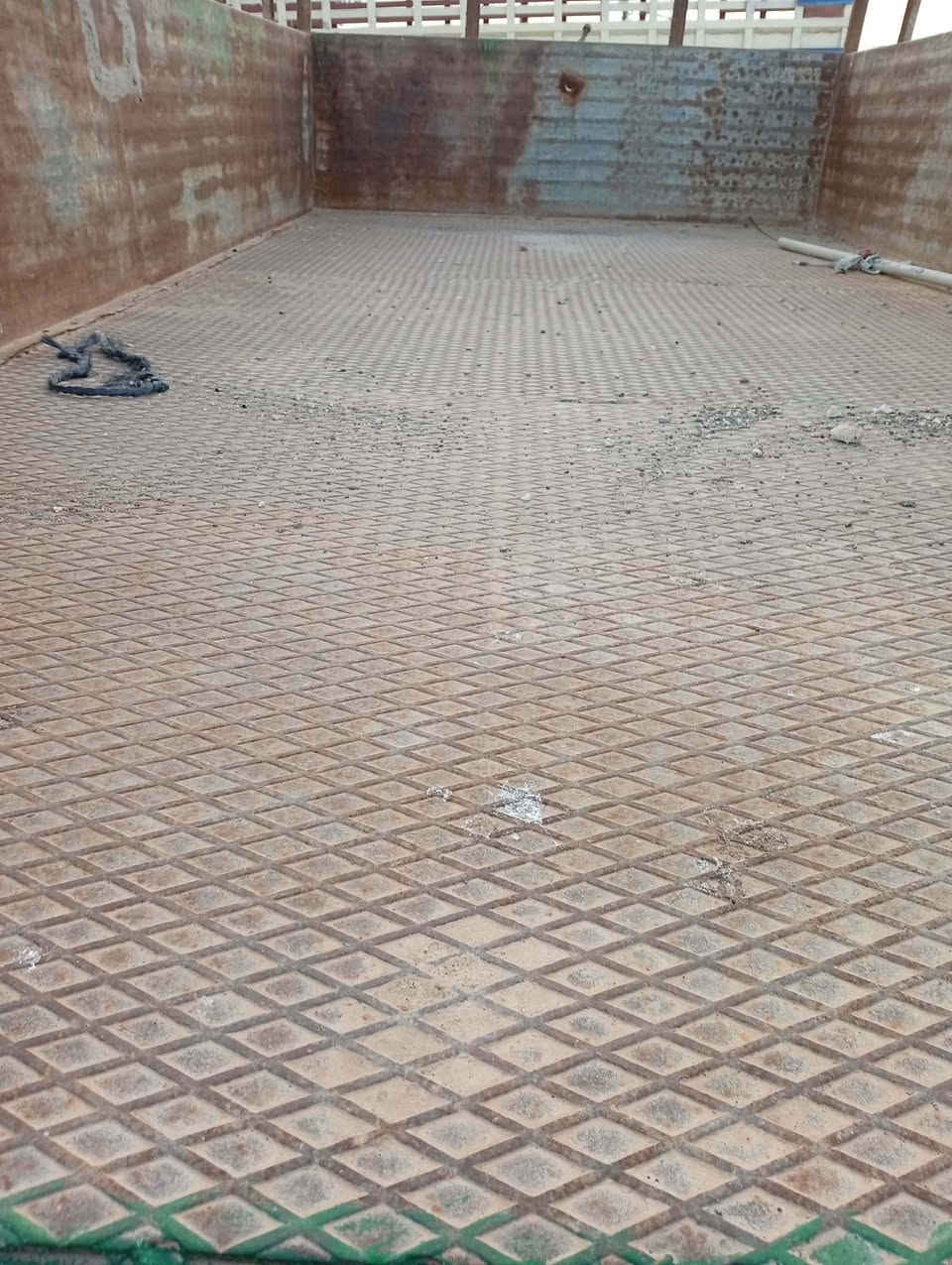 السلام عليكم عربانه اللبيع طوله ربعه متر مكانه كربلاء شريعه السعر مليونين وثمن ميه ***********
