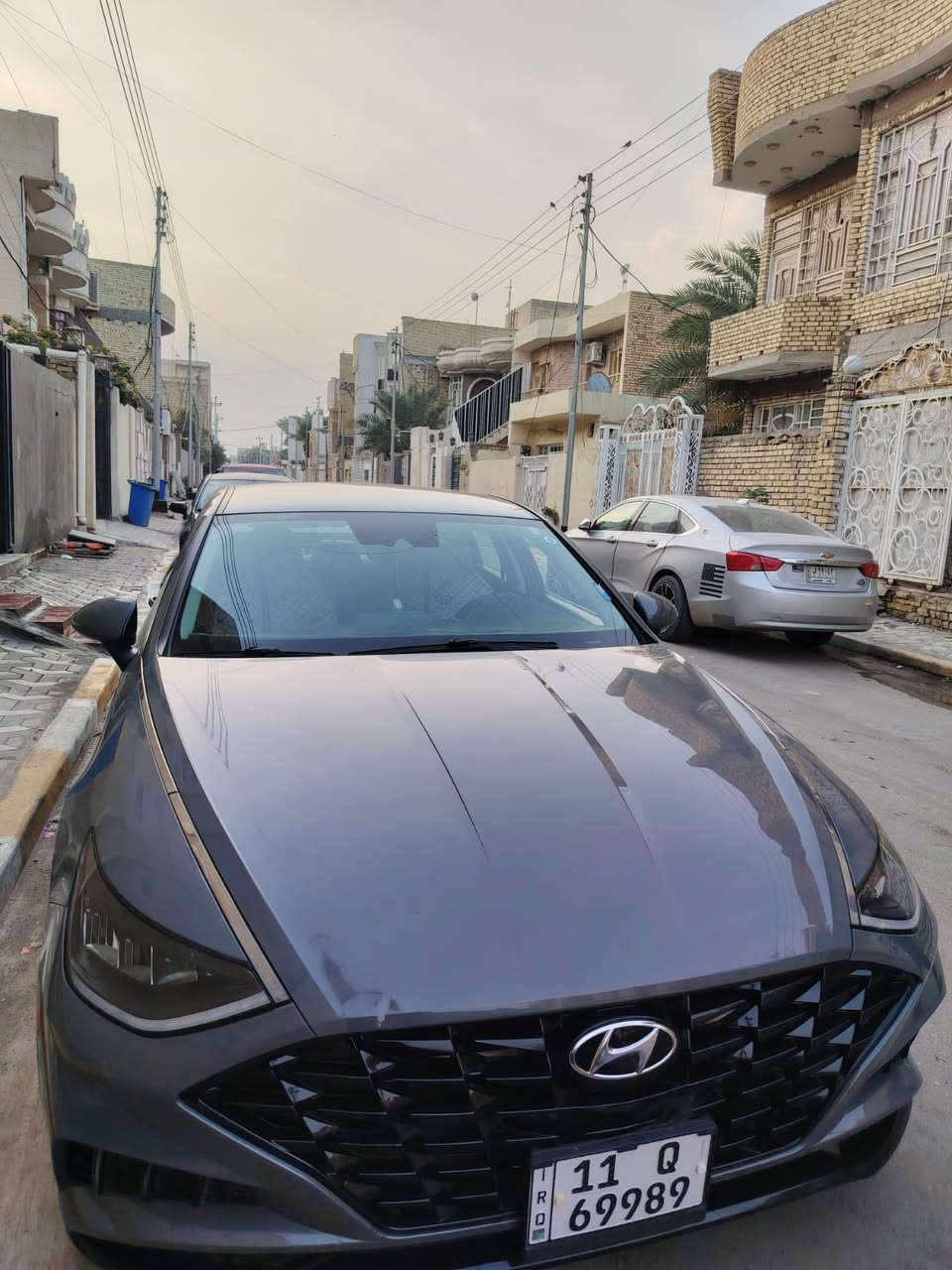 السلام عليكم
سوناتا 2023  SEL لون أسمنتي 
رقم بغداد حره 
محرك 2500 تنفس طبيعي مو توربو 
بدون حادث بدون غرف بدون تبديل بدون بارد كفاله حتى دعاميات
تشغيل عن بعد 

كشن السائق كهرباء 
شاشة تدعم الكار بلي 
اوتو هولد 
سايد بريك بصمه 
3 بصمات تشغيل وأبواب 
نقطه عمياء رادار جانبي 
قيادة ذاتيه 
توقف ذاتي 
تحديد مسار والمحافظة على المسار 
كروز سرعه تكيفي يعدل السرعه تلقائيًا
لايت LED اوتو 
السياره جاهزة من كلشي 
١٩٥  مجال قليل 
مكان السياره ميسان
***********
