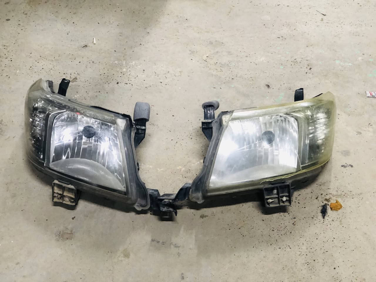 السلام عليكم لايتات عذاري 2012 لل 2015 السعر 100 رغمي ***********
