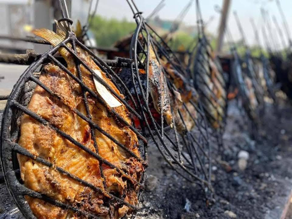 الهم صلي على محمد وال محمد 
سمك مسكوف (الطريقه العراقيه)
مطعم ومشويات اسعد الفتلاوي 
للحجز ***********
العنوان طويريج الهنديه مجاور المعارض قرب مدرسه امل الاجيال مقابل الاستداره صوره قاده النصر 
متوفر خدمه توصيل🛵🛵
