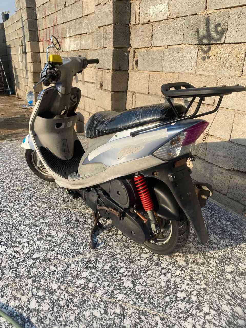 دراجه ماكس قجمه الدراجه جديده ماناقصها اي شي
كلشي بيها شغال  
عينه شغاله لايت اشاير اصطاب كلشي 
وتاخذها شرط الفحص 
السعر مليون 
العنوان البصره المعقل 
الستفسار ***********
