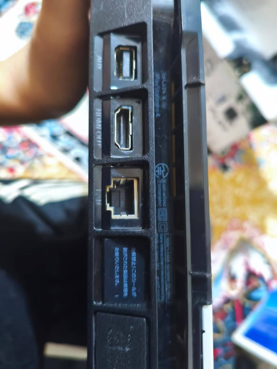 بلاستيشن 4 سلم مهكر نضام 12.52 ذاكره 500 مع هارد 360 لوك ستيكر ما مصلح نضيف جدا مع يو بي اس لحمايه الجهاز مشحون 3 مرات مع ستاند مبرد يجي وي الجهاز جوستكين وحده اصليه والثانيه تجاريه درجه اولى الجهاز محمل باقوى الالعاب بسعر 345 الف 
مكان : كربلاء
تواصل : ***********
