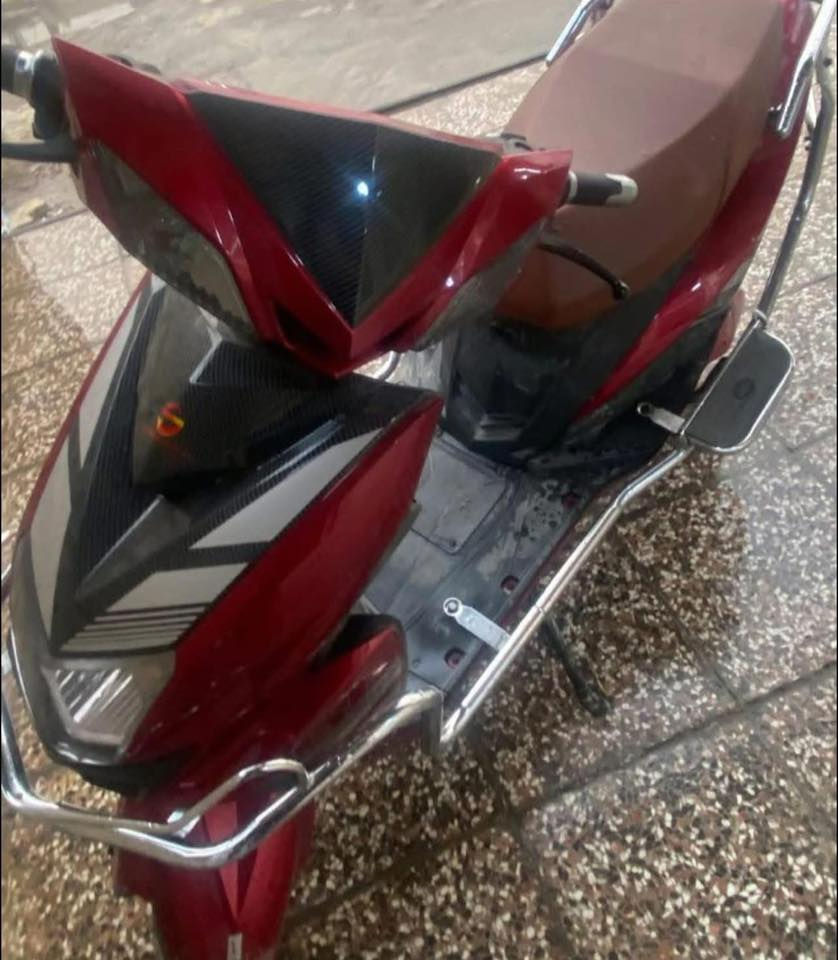 سكنس مستعمل اشتريته بلشهر السابع
السكنس اخذته من من معرض البحريه 

صفات 6 بطاريات

ملف2000

بطاريات 22 امبير ونص

بريكات دسكات

بلوتوث مشغل اغاني

تشغيل كارت وبصمة ثنين سويجات و بصمتين

ويل كب مع اطارات جودة عالية تقطع مسافة اكثر من 40 كيلو السرعة القصوى 90 م حقيقية

و شاحنه وياها 

وبيت منفذ شحن tipc و usp.  يدعم البورت الواحد 20واط 

للبيع 

احضه دراجه  ماشي بس بداخل منطقه الكماليه يعني ما ماشيه هواي  

متواجد ع الماسنجر وأي استفسار عدكم اني بل خدمه 

مكان الدراجه كماليه شارع المصرف 

الدراجه كلش نضيفه.


**إذا كنت صاحب هذا الإعلان وتريد حذفه لأي سبب، رجاءا أرسل رسالة إلى الدعم الفني**