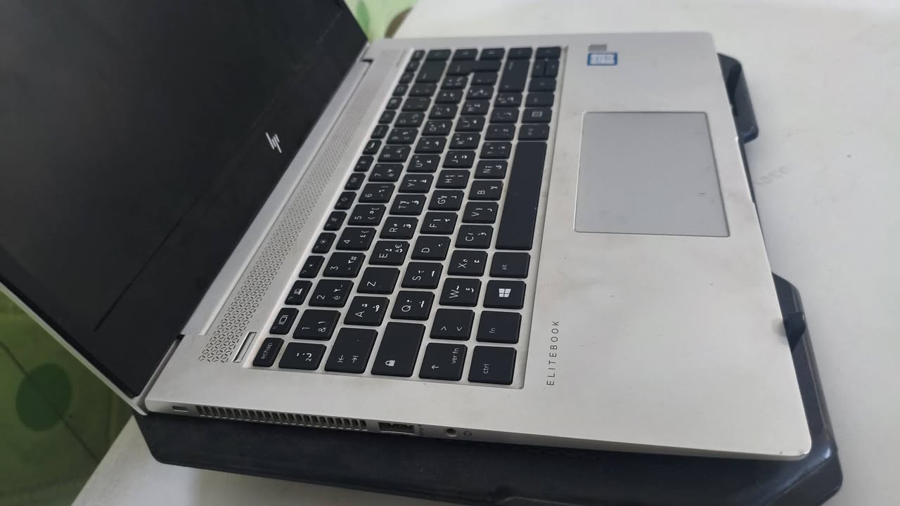 سلام عليكم لابتوب للبيع المواصفات الكاملة:
 HP
الموديل: HPEliteBook1040G4
المعالج : Intel(R) Core(TM) i5-7200U CPU @ 2.50GHz الجيل السابع
نظام التشغيل: Microsoft Windows 10 Pro (أحدث نظام ومفعل)
نوع النظام: x64-based PC
💵 السعر: 400 ألف دينار وبي مجال للشراي
📞 للتواصل والاستفسار:
تكدر تتصل أو تراسلني واتساب على هذا الرقم: ***********
ملاحظة: اللابتوب شغال وما بيه أي نقص والبيع عن قناعة، الي يعجبه يتفضل يتصل ومايصير خاطره إلا طيب.

