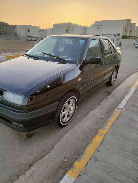 السلام عليكم ورحمة الله وبركاته 
سياره سيات للبيع موديل 93 سنويه باسمي 2030 هزه جديده كربون بيها 
مابيها لا صبغ ولا معجون الكير شرط 
ولا نفخ ولا صرف كهربائيات كلها شغاله 
السعر 30 وبيها مجال اتصال على رقم
 #واتساب_***********
