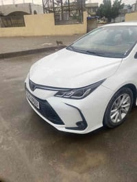 لبيع كورلا هايبرد 2024بيها ضربه بل صندوك حوض معمره سياره نضيفه ماشيه 2...