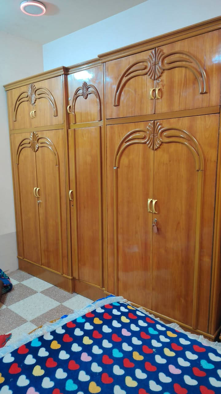 غرفه تسكام صاج صبغ حراري جلاتين خمس بيبان ضهر برغي طابقين غرفه قوويه وجديده استعمال قليل مكان نجف حي المهندسين انتصال على الرقم ***********
