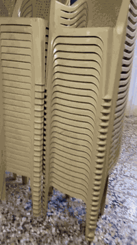 السعر الكرسي 4500دينار العنوان بغداد حي القاهره 07734225768