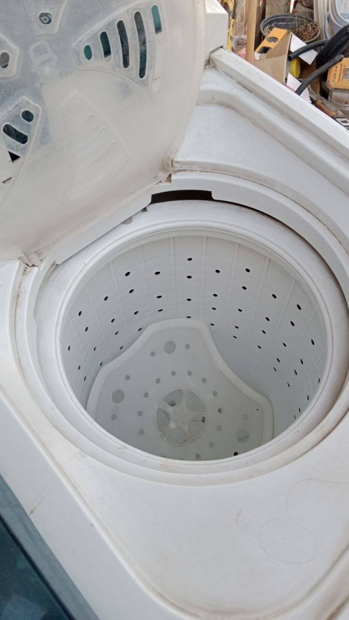 السلام عليكم غسالة للبيع 
سعرها 75 اي استفسار اتصلو على الرقم ***********
