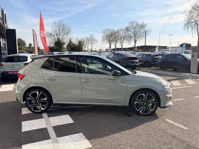 Prix : 15.000€ hors taxe pour Export 

Disponible uniquement sur réservation
 Skoda Fabia 2024  couleur rare  origine Suisse🇨🇭 destiné à l'export Algérie🇩🇿  et Tunisie 🇹🇳 

🚘 SKODA FABIA 2024 vert Timiano 
Motorisation  1.5 TSI  DSG
Edition Monte-Carlo 
Kilométrage 31.935 km
Mise en circulation : 02.03.2024
Carburant Essence
Boîte de vitesse automatique 
Puissance 150CV
Portes/places 5/5

IMPORTANT À SAVOIR :
. Véhicule non accidenté et sa peinture est d'origine, 00 retouche.

. Frais à prévoir 850€  transport vers les port suivant assurez par notre équipe :   Mostaganem, Béjaïa, Skikda, Djen Djen (billet de bateaux et descente au port inclu) 

. Contacter sur whatsapp (+33 759831820) pour la réserver si elle vous intéresse.

-Légère remise possible le prix
- Dossier export gratuit
- Livraison gratuite en France (Paris, Marseille, Lyon, Toulouse, Lille, Nice etc...)

@super fans


**إذا كنت صاحب هذا الإعلان وتريد حذفه لأي سبب، رجاءا أرسل رسالة إلى الدعم الفني**