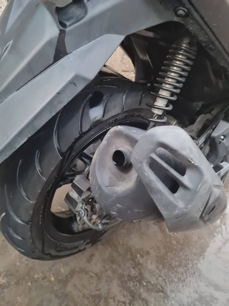 السلام عليكم 💚.
NMAX -ان ماكس 
للبيع دراجه معروفه محرك ١٥٥ دبل نوزل 
بريك حساس (اي بي إس ). راديتر .
دراجه جديده عله ايدي 
 شلعه معدل خير من الله 
نضافت الكفر 90بل ميه
ماشيه 21الف ونص
مكاني (بغداد الزعفرانيه  ). 
رقم الهاتف ***********
سعرها 13وبيهة مجال
