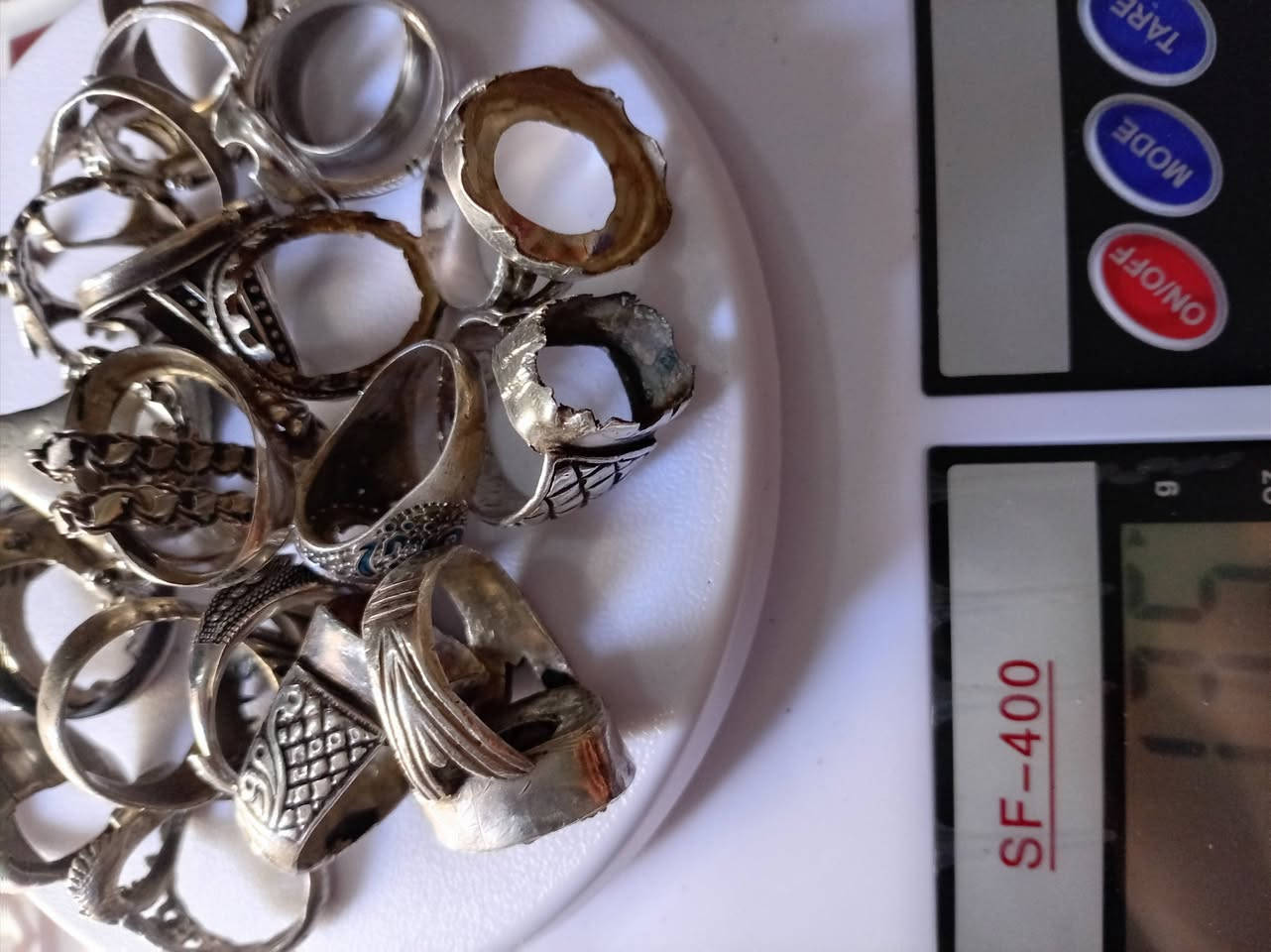 السلام عليكم 135 الغرام فضه مفحوصه كسر الغرام ب375 الاف ***********
