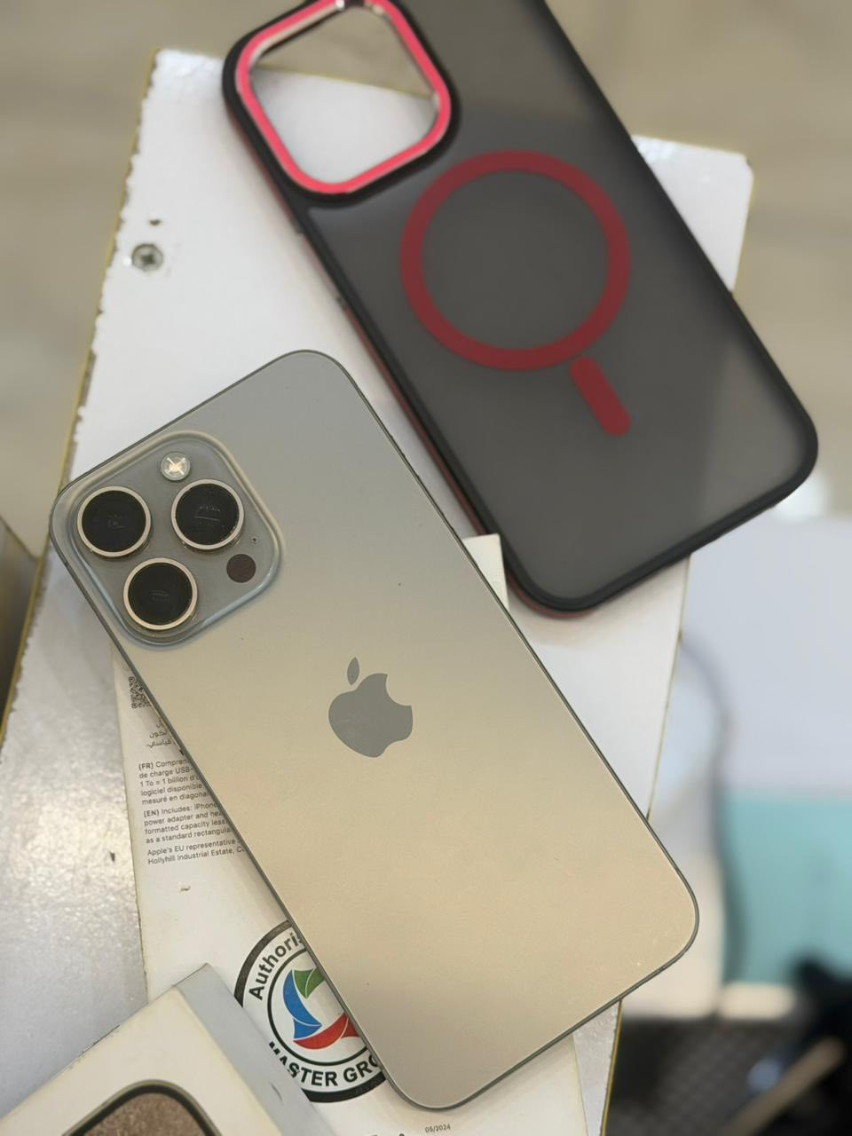 ايفون 15 برو ماكس ذاكرة 256 بطارية 89جهاز ماستر كلة بل شرط سعر1050 وبي مجال كارتون وكيبل بلاديات شرط جهاز لوك *********** ممفتوح بلشرط
