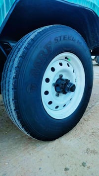 تخم تاير 700 نظيف للبيع ب150 --07805888101