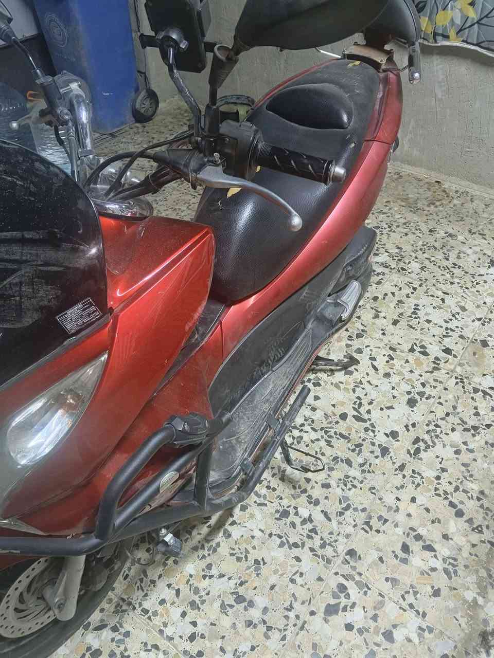 بي سي اكس جيل اول جي اف مكينة 125 
ماشية 34 مزاد ماخذها 
دراجة نضيفة فوك متصور مكفولة سرقة ومحرك 
نواقص بسيطة تاير خلفي تبديل دهن امزويل 
فايبرات كلج وبنزاات بريك امامي 
رايدها ب 1600 بيها مجال بسيط 
مكاني نهاية حي اور 
جماعة 1500 لا تراسلني ولا تخابر 
صور مزاد موجودة 
واتساب و اتصال 
***********
