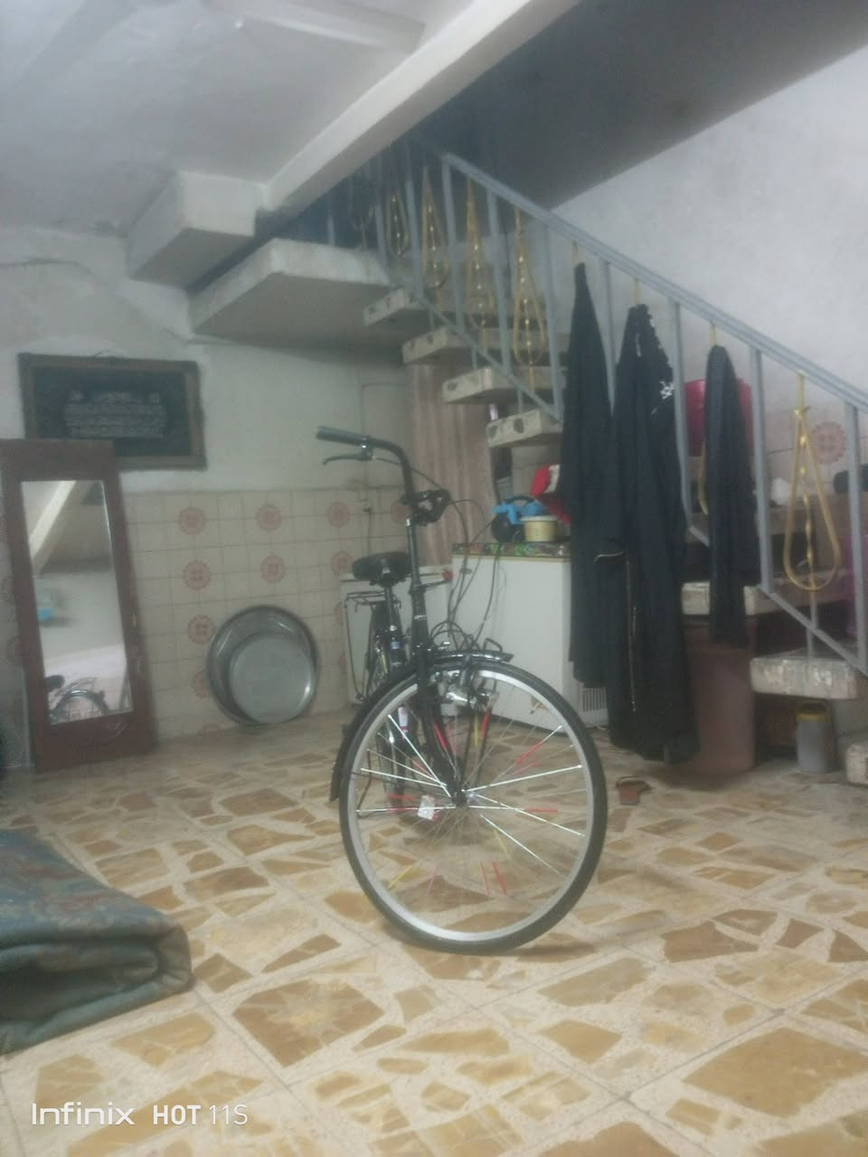 السلام عليكم اخواني بايسكل بناتي 26 اسود للبيع يخبل ايش حلاته ونظيف واصلي ياباني خاتم بالويل وخاتم بالشاصي وختم بالويف وجديد والسعر الاصلي 190 وش السعر صار مع تفاوض 170 الطلب هاي القطعه على طلب الاستفسار على هذا القطعه الرقم ***********
