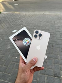 ايفون 16برو ماكس للبيع ذاكره 256 تلفون نضيف وعلى ايدي يعني ماستر بطاري...