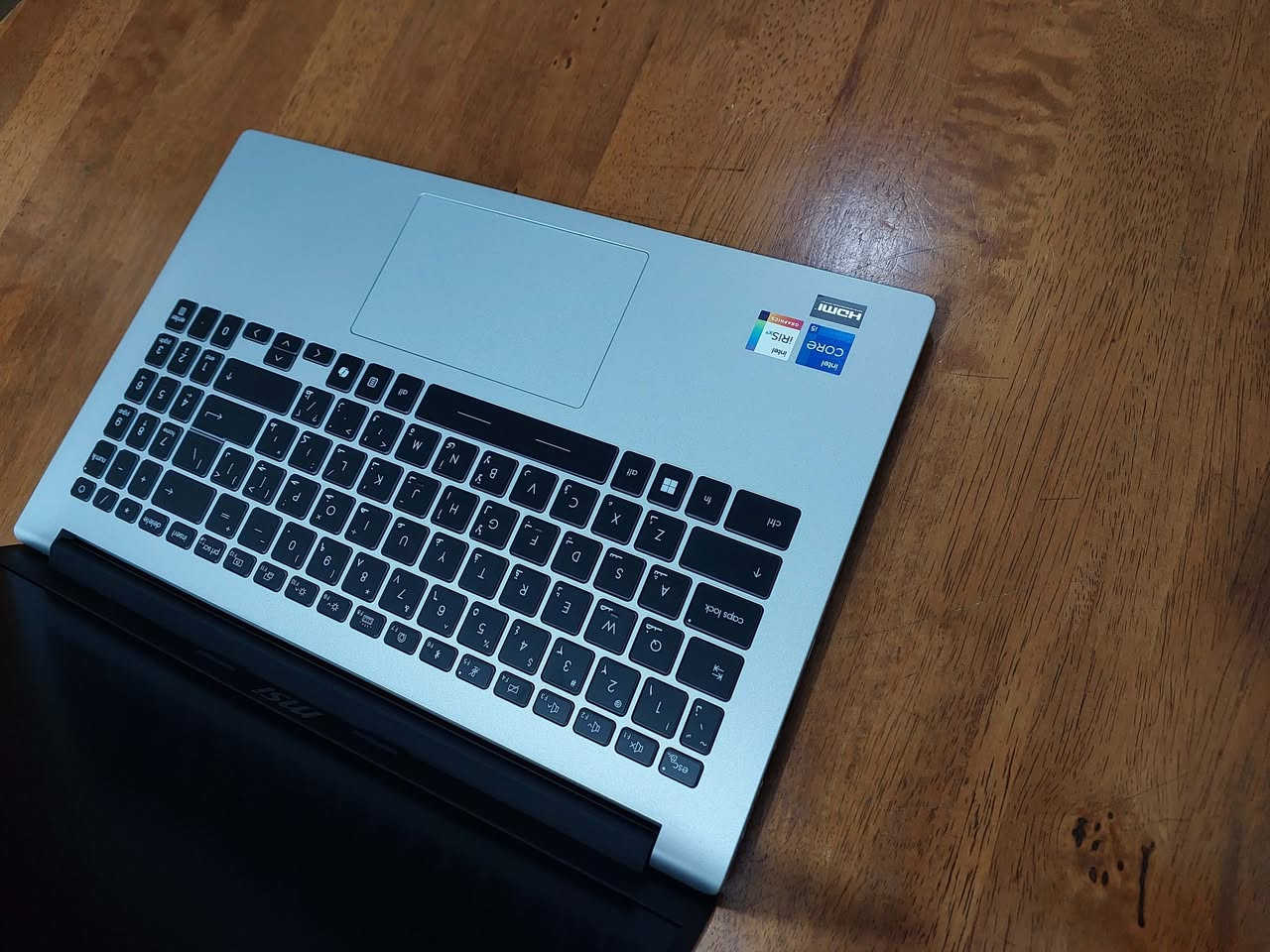 السلام عليكم .. جيل 13  ماركة  MSI   بلون مميز جدا ... ...شاشة حجم 15.6 دقة FULL HD نوع IPS مضادة للانعكاس ....رام  حجم 16 كيكا...هارد نوع  SSD NVME (اسرع انواع الهاردات ) بحجم 512 كيكا ..... معالج كور اي 5 جيل 13 ...اللابتوب سوبر سلم وشكلة روعة وشحنة ممتاز ...وكارتونتة وغراضة كاملة ... ملائم للبرامج الهندسية  والدراسة والاعمال وغيرها  ...مكانه بغداد سعرة 375$  للاستفسار الاتصال ***********  او ***********(واتس)
